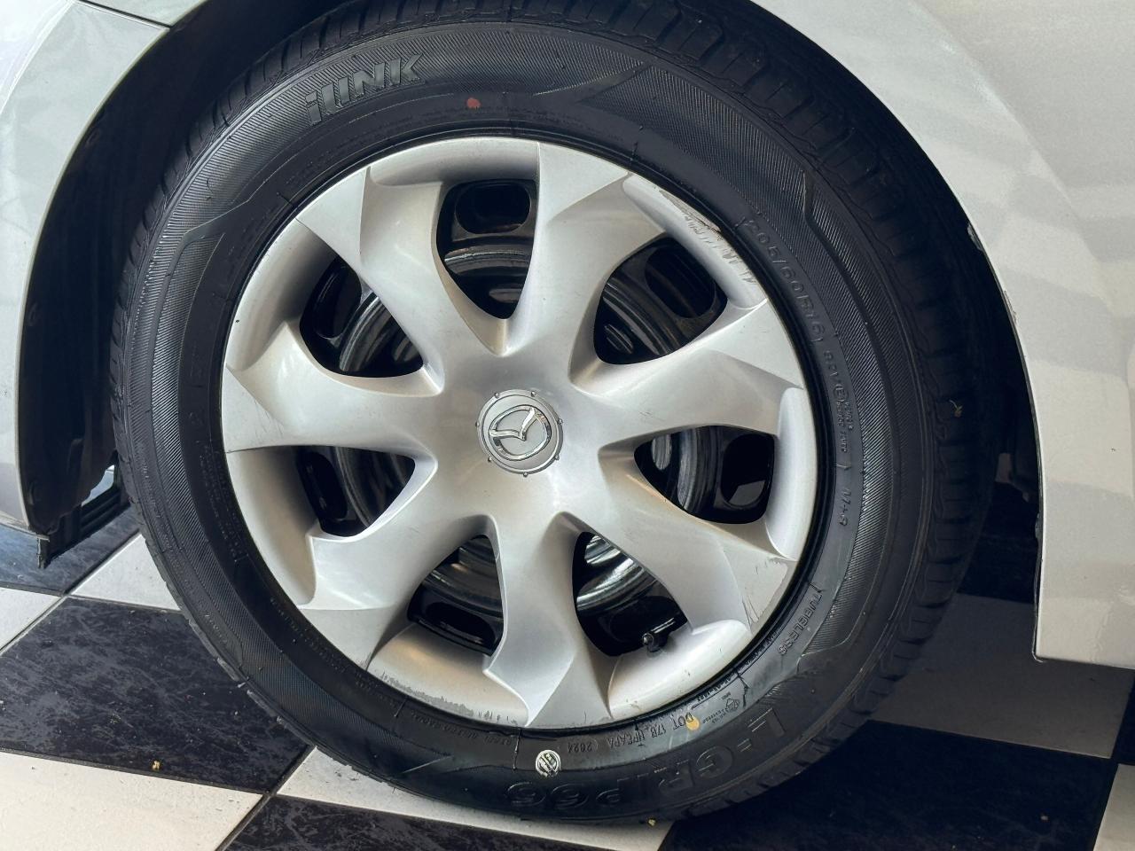 2015 Mazda MAZDA3 GX+New Tires+A/C+6 Speed Manual Photo97
