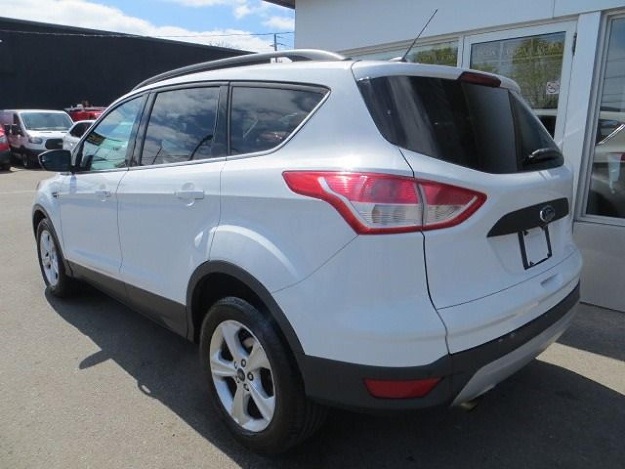 2014 Ford Escape CERTIFIED, 4 WHEEL DRIVE, REAR CAMERA - Photo #5