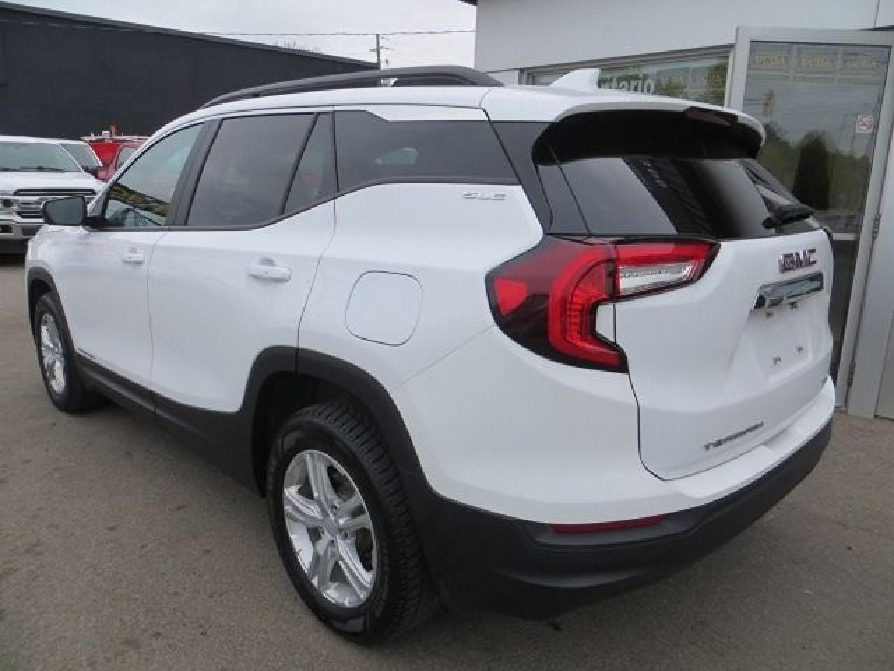 2023 GMC Terrain CERTIFIED, SLE, ALL WHEEL DRIVE, LIKE NEW - Photo #5