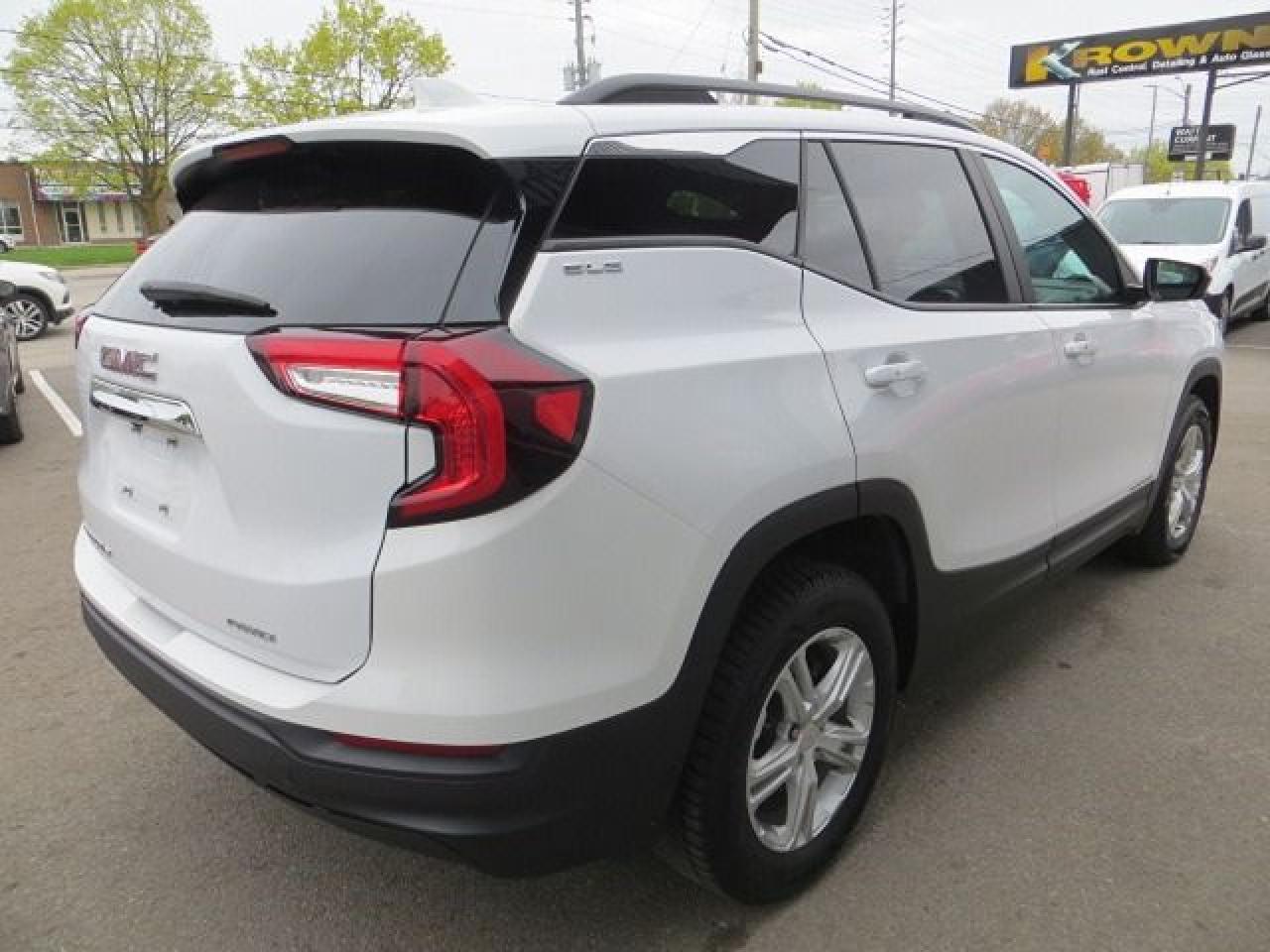 2023 GMC Terrain CERTIFIED, SLE, ALL WHEEL DRIVE, LIKE NEW - Photo #7