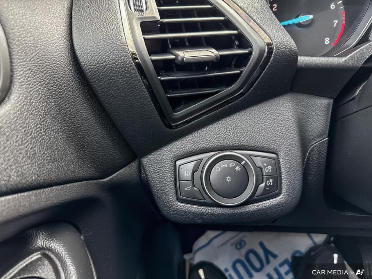 2018 Ford Escape SEL / LEATHER / NAV / HTD SEATS / ALLOYS - Photo #14