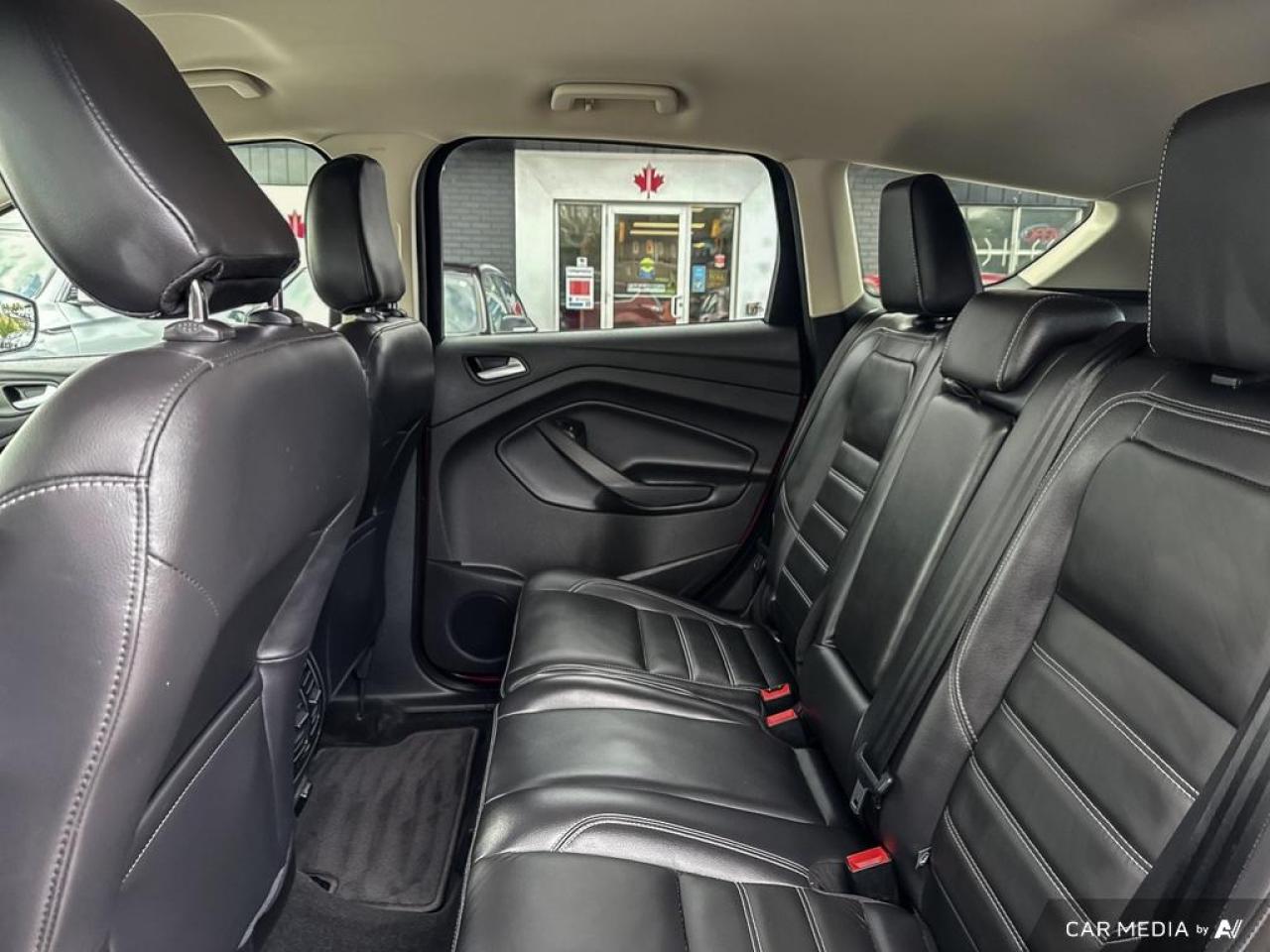 2018 Ford Escape SEL / LEATHER / NAV / HTD SEATS / ALLOYS - Photo #11