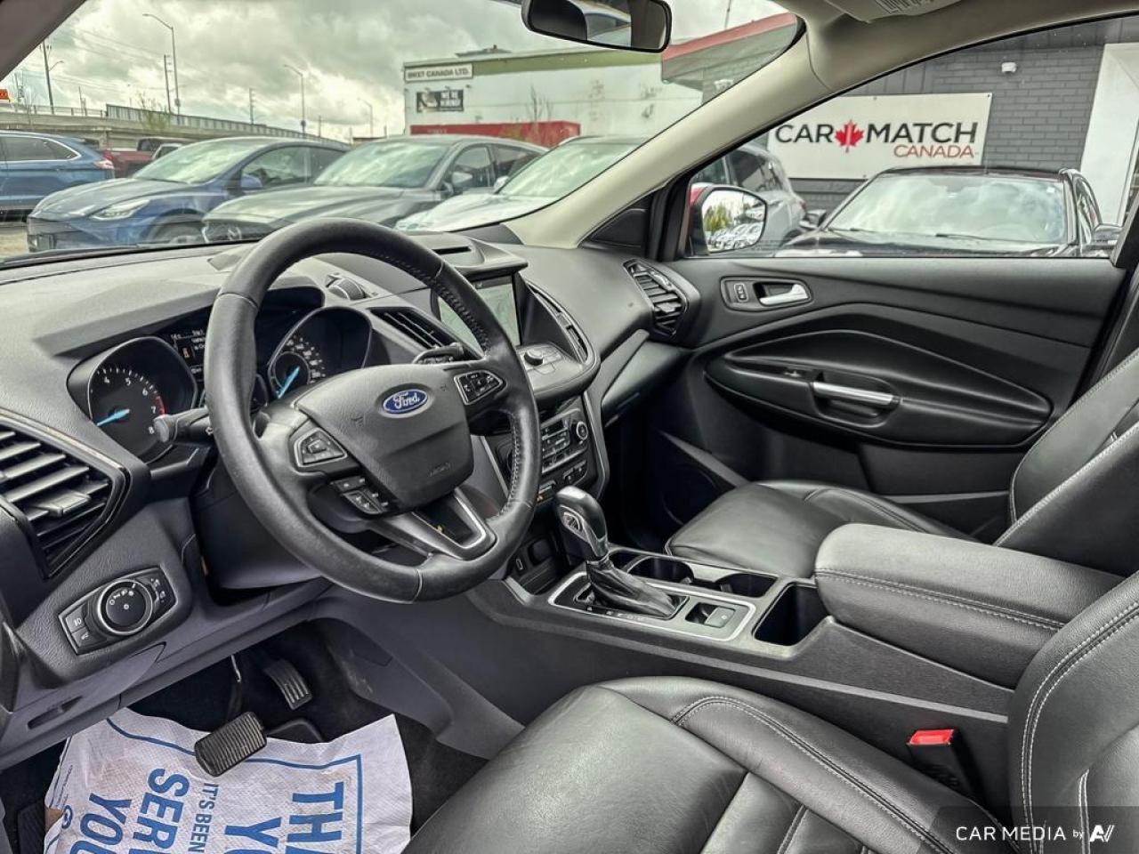 2018 Ford Escape SEL / LEATHER / NAV / HTD SEATS / ALLOYS - Photo #9