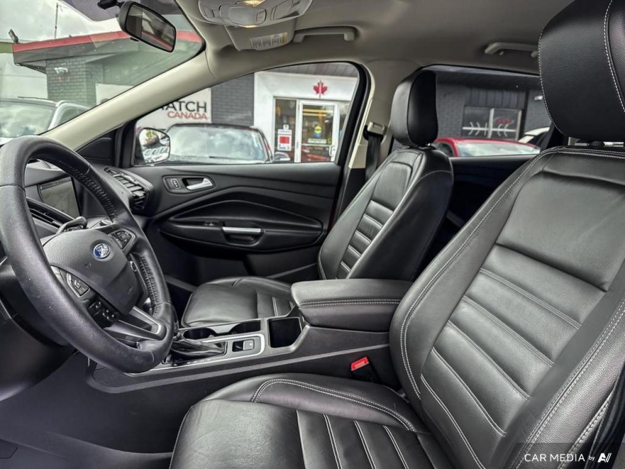 2018 Ford Escape SEL / LEATHER / NAV / HTD SEATS / ALLOYS - Photo #10