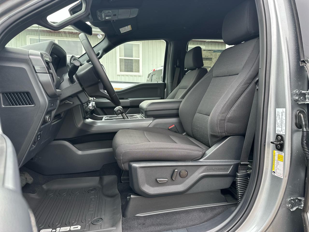 2025 Ford F-150 XLT 4WD SuperCrew 6.5' Box Photo5
