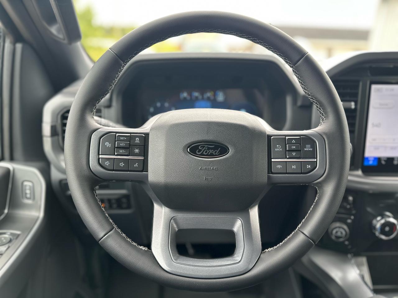 2025 Ford F-150 XLT 4WD SuperCrew 6.5' Box Photo5