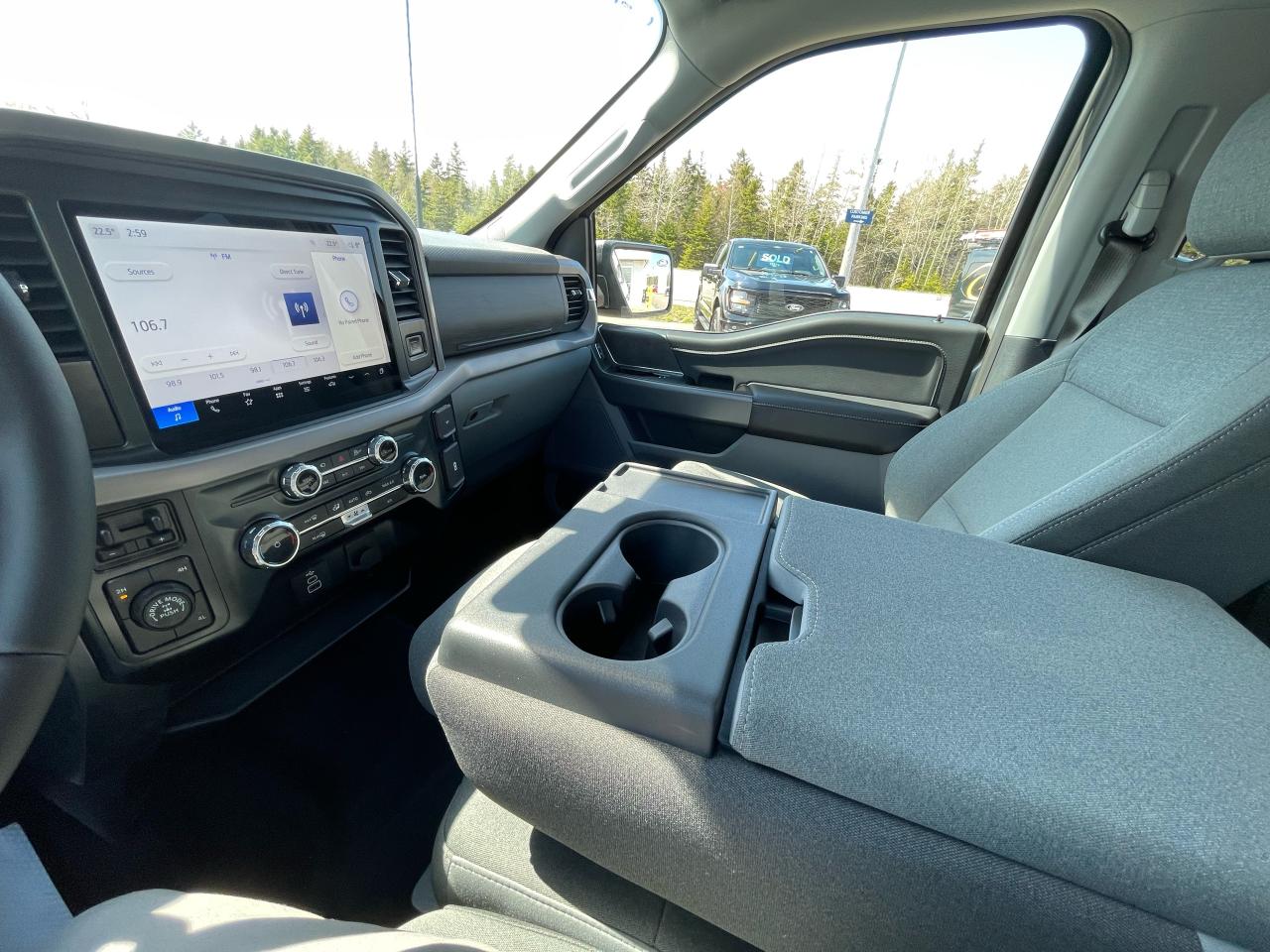 2025 Ford F-150 XLT 4WD SuperCrew 6.5' Box Photo5