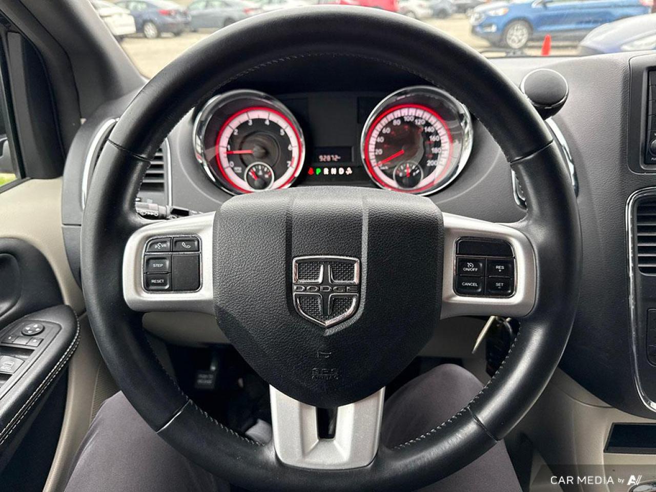 2018 Dodge Grand Caravan SXT PREMIUM PLUS / STOW N GO / DVD / NAV / LEATHER - Photo #9