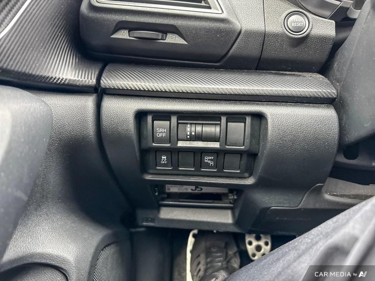 2019 Subaru Crosstrek SPORT / ROOF / MANUAL / REVERSE CAM / AWD - Photo #14