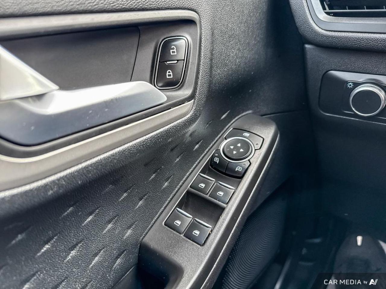 2020 Ford Escape SEL / AWD / NAV / HTD SEATS / ALLOYS - Photo #12