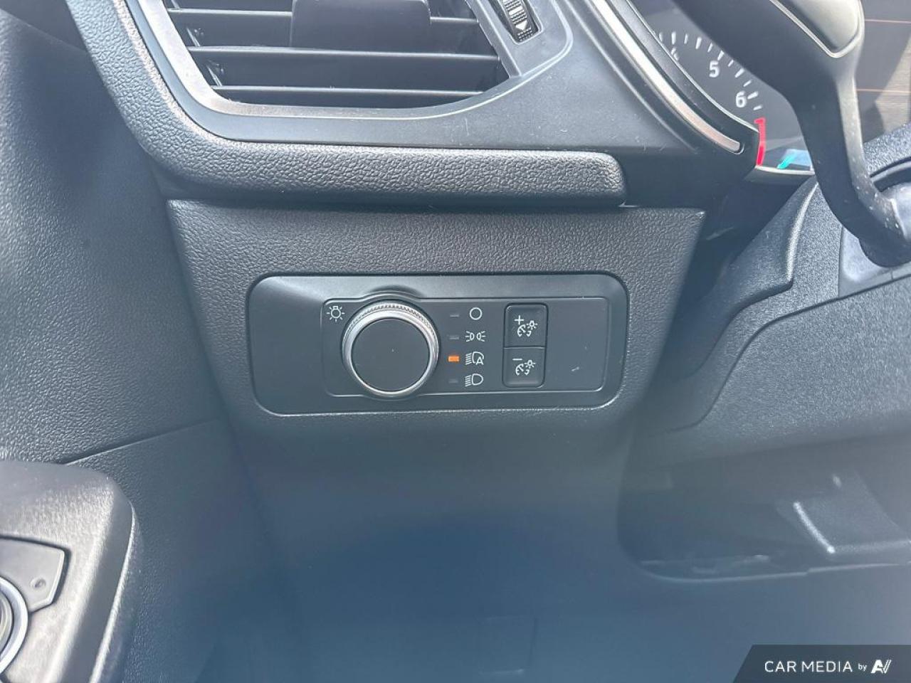 2020 Ford Escape SEL / AWD / NAV / HTD SEATS / ALLOYS - Photo #13