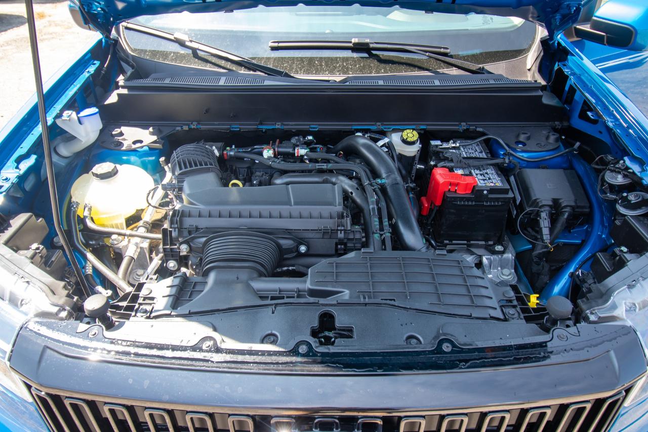 2025 Ford Maverick LOBO STANDARD AWD SUPERCREW Photo5