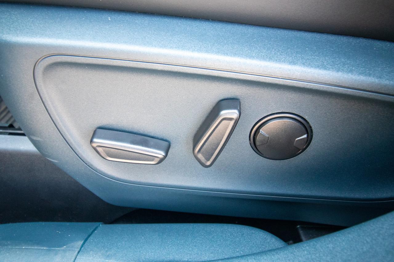 2025 Ford Maverick LOBO STANDARD AWD SUPERCREW Photo5