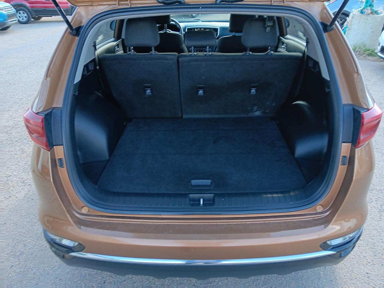 2021 Kia Sportage LX AWD, Htd Seats, BU Cam - Photo #7