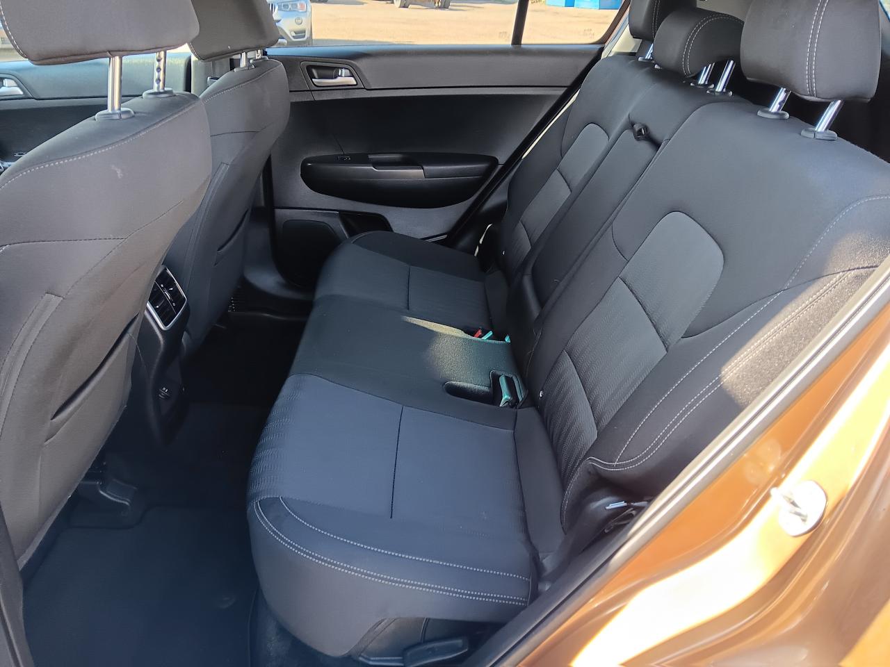 2021 Kia Sportage LX AWD, Htd Seats, BU Cam - Photo #16