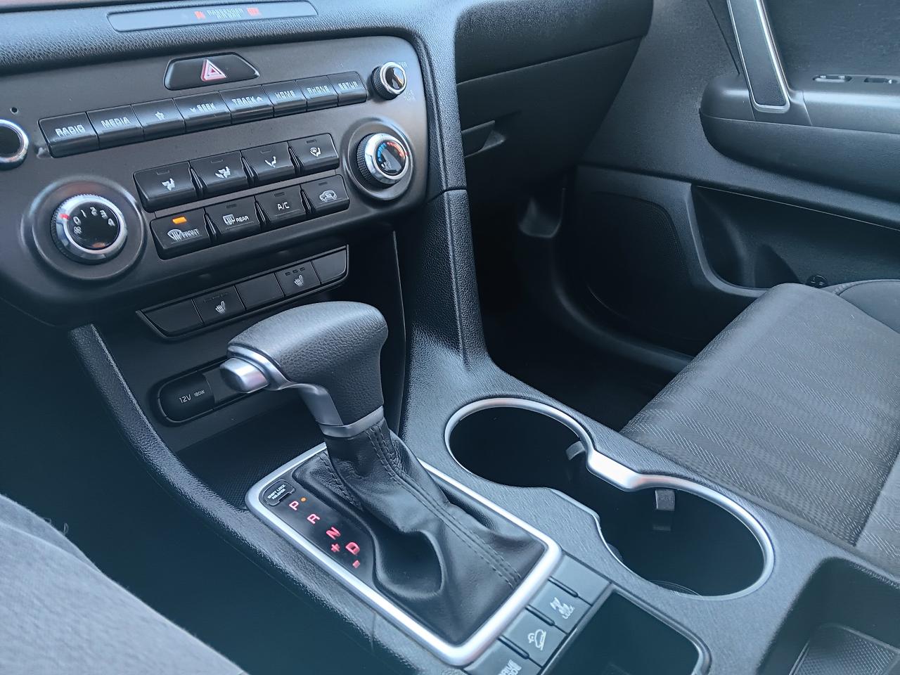 2021 Kia Sportage LX AWD, Htd Seats, BU Cam - Photo #17
