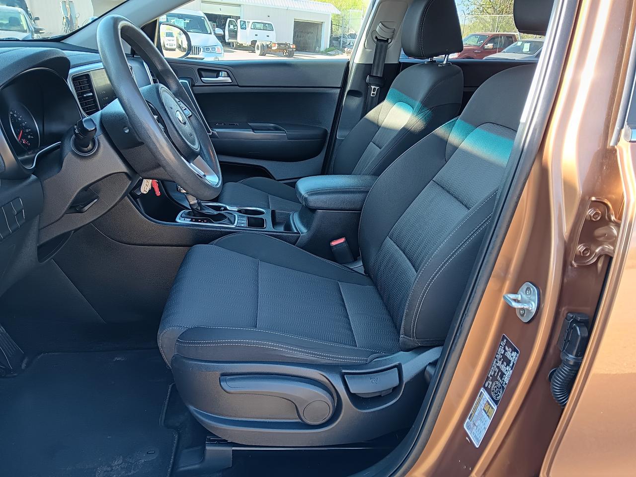 2021 Kia Sportage LX AWD, Htd Seats, BU Cam - Photo #14