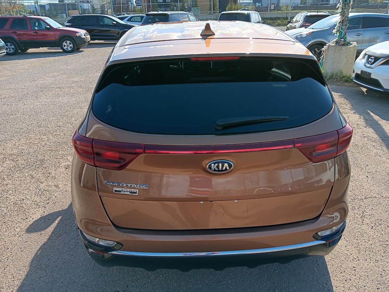 2021 Kia Sportage LX AWD, Htd Seats, BU Cam - Photo #6