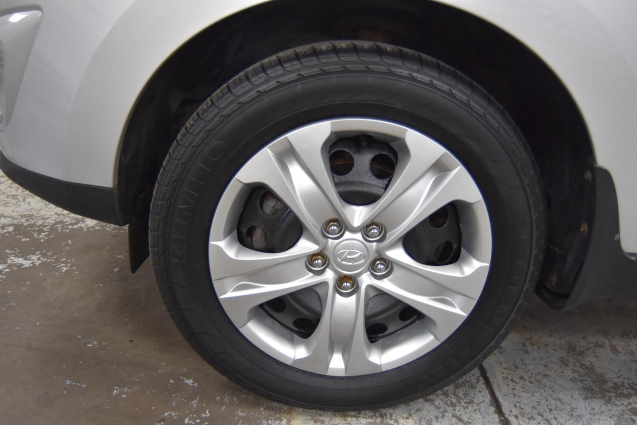 2014 Hyundai Tucson GL - Photo #8