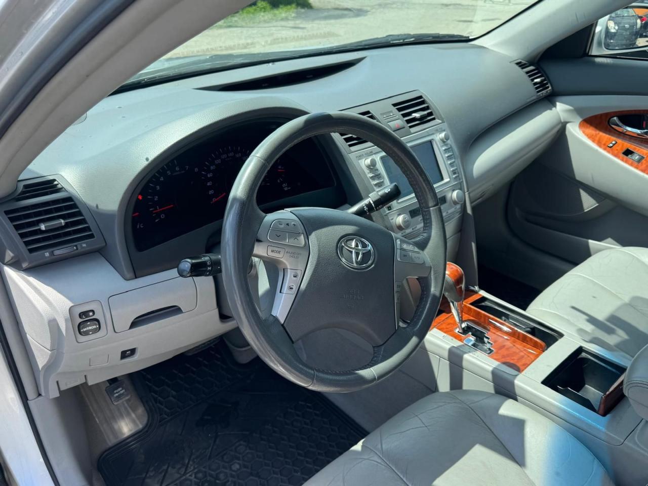 2011 Toyota Camry XLE - Photo #15