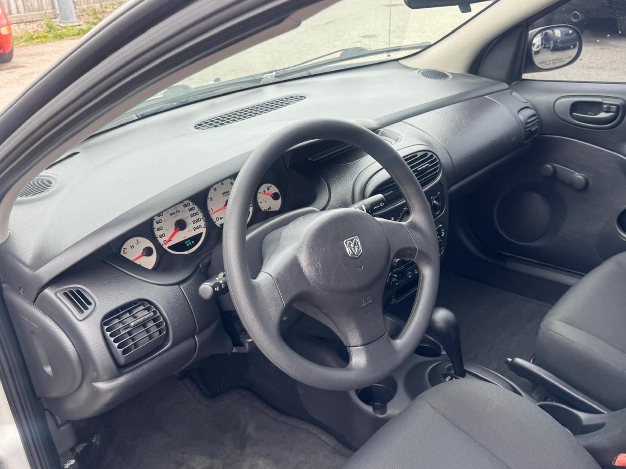 2004 Dodge SX 2.0 Base - Photo #10