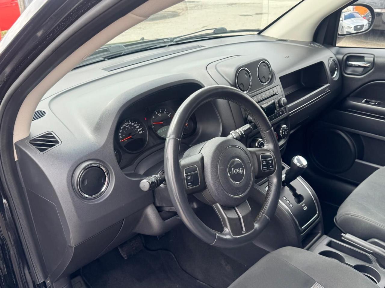 2011 Jeep Compass North Edition - Photo #10