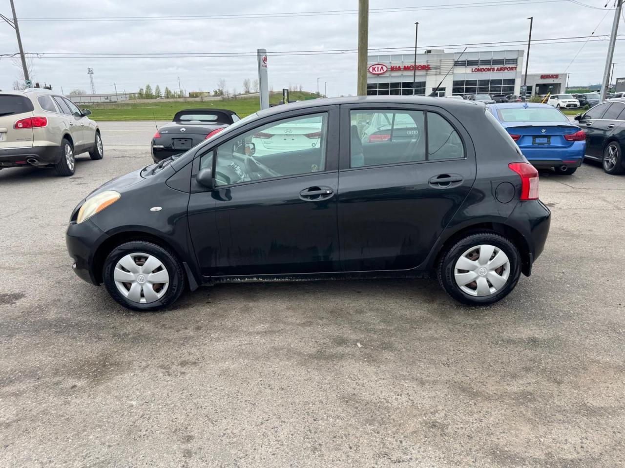 2007 Toyota Yaris LE - Photo #2
