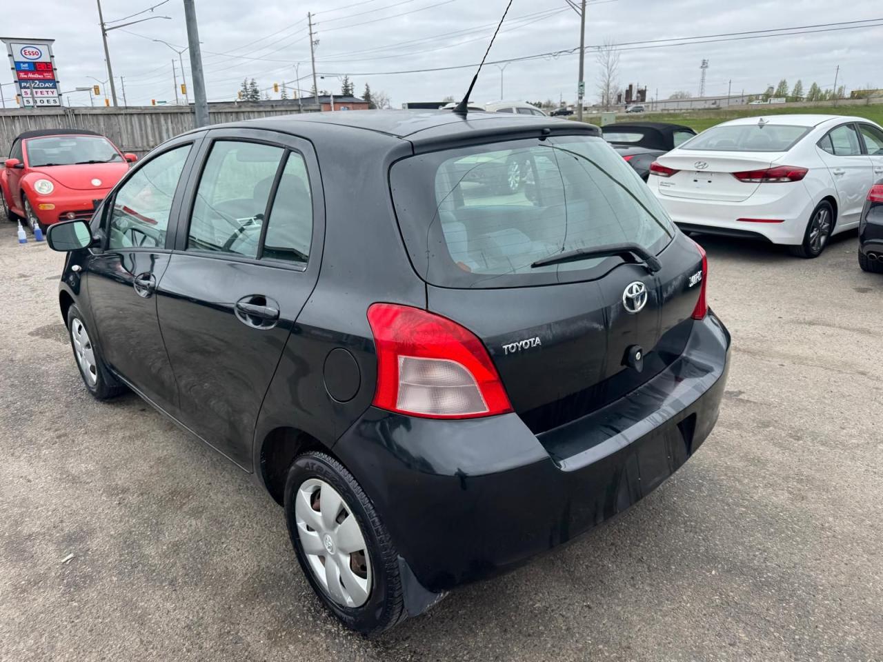 2007 Toyota Yaris LE - Photo #3