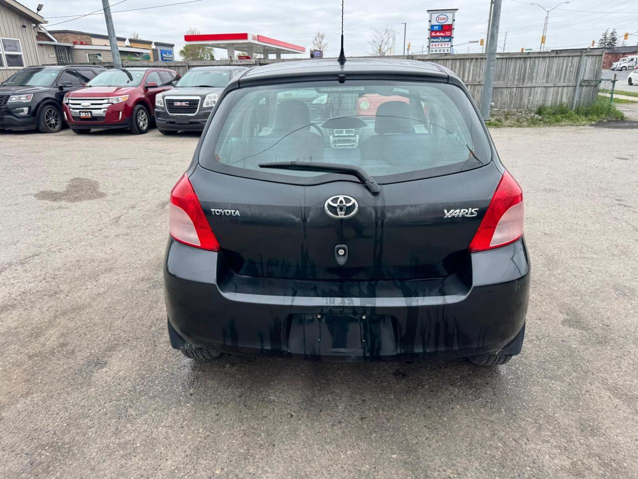 2007 Toyota Yaris LE - Photo #4