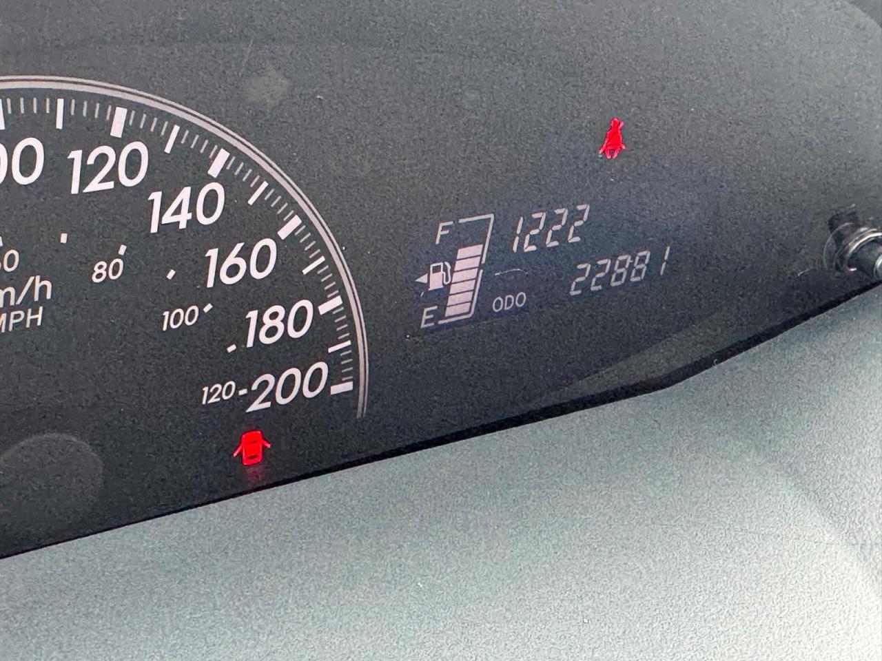 2007 Toyota Yaris LE - Photo #9