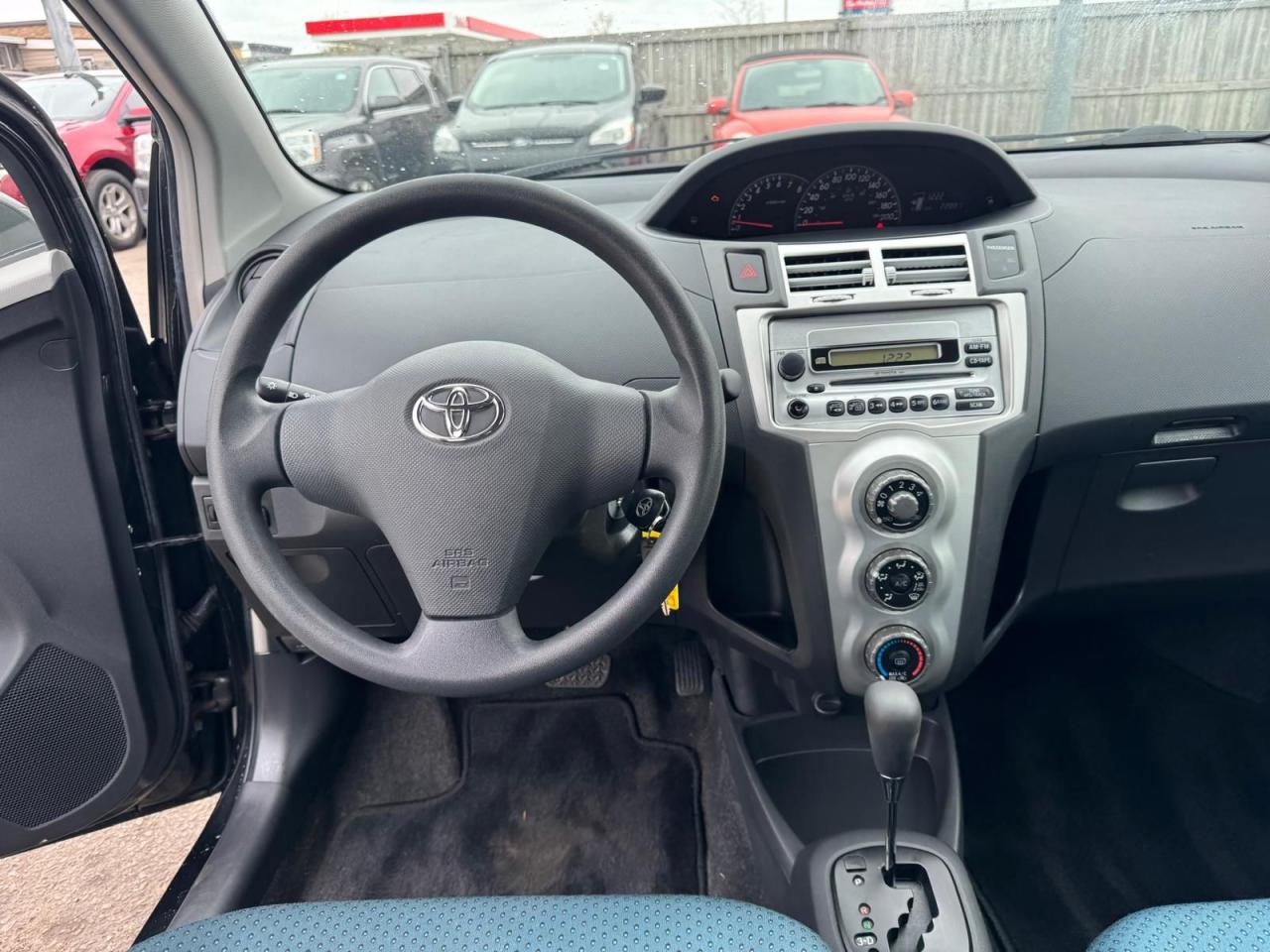 2007 Toyota Yaris LE - Photo #11