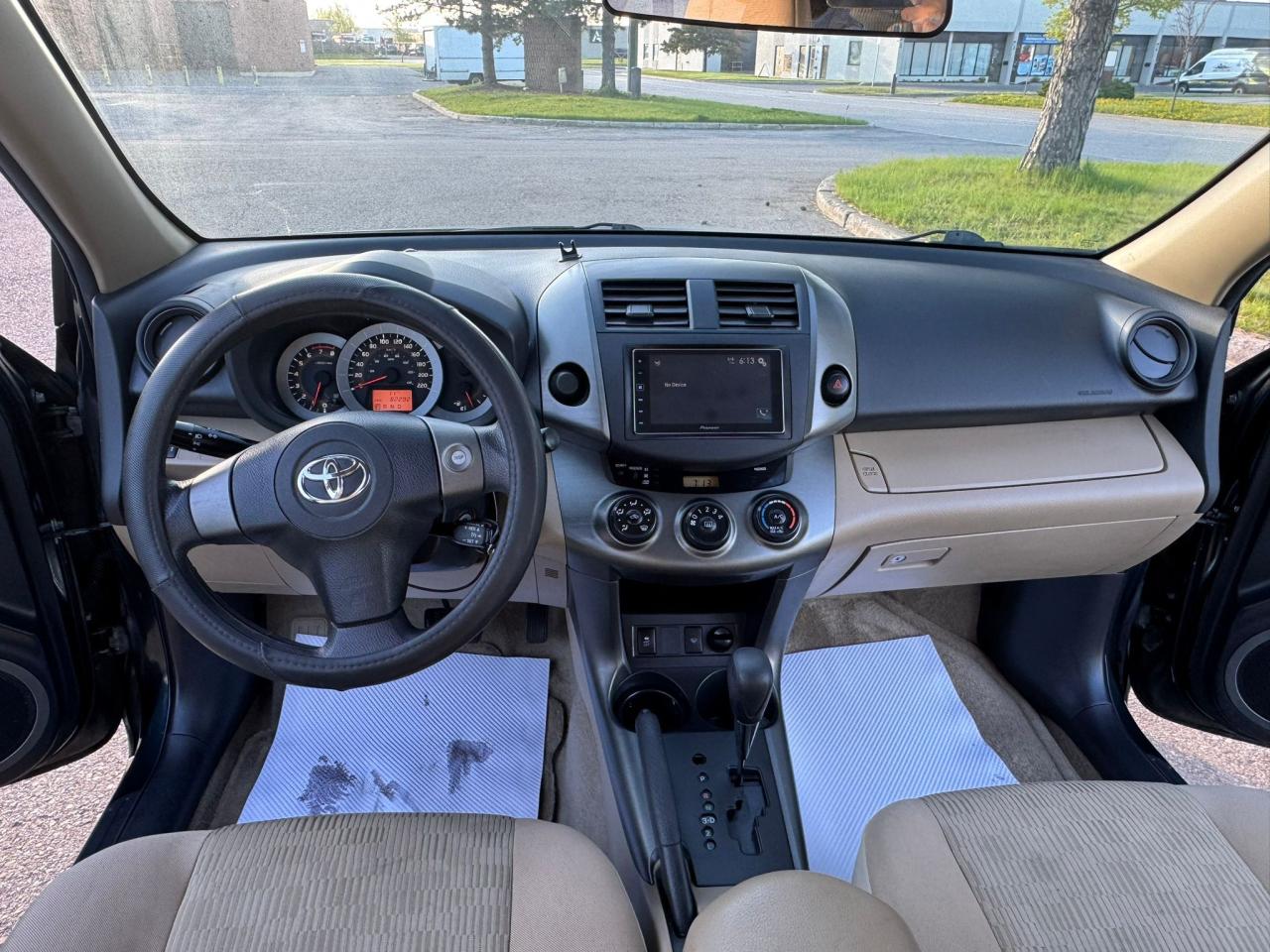 2011 Toyota RAV4 BASE - Photo #11