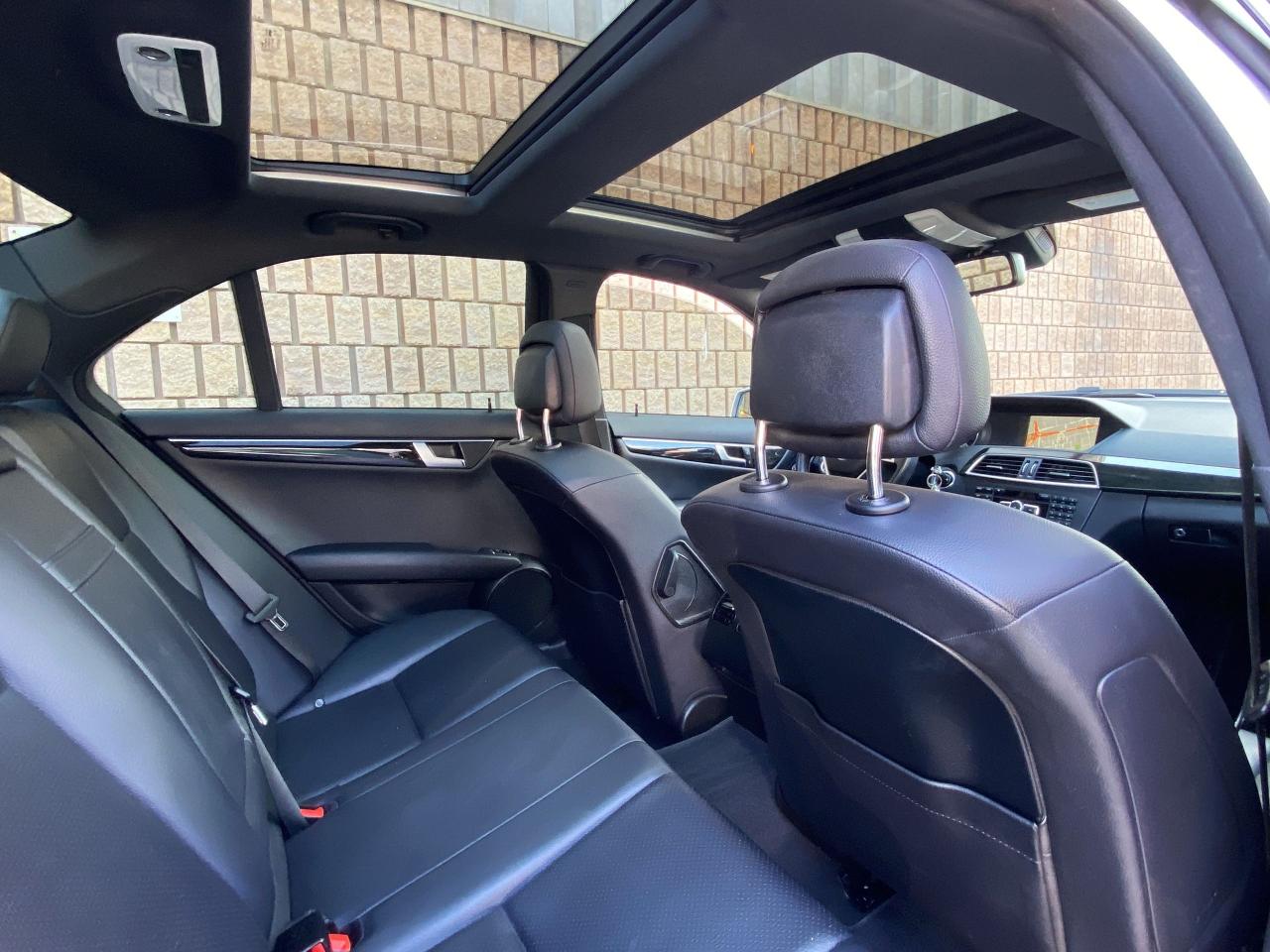 2014 Mercedes-Benz C-Class C300 4MATIC-AMG-SPORT-NAVI-CAMERA-PANO ROOF - Photo #19
