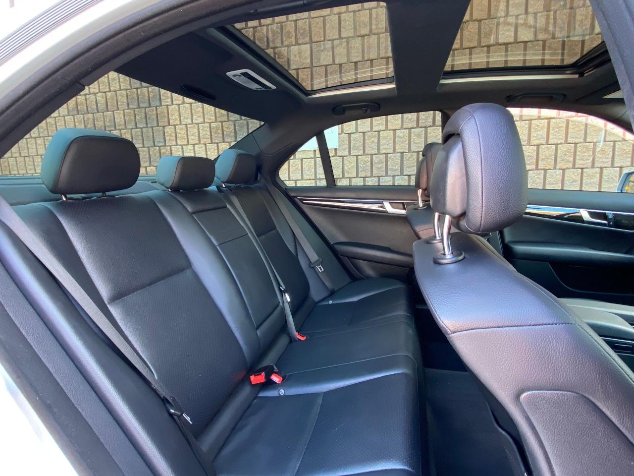 2014 Mercedes-Benz C-Class C300 4MATIC-AMG-SPORT-NAVI-CAMERA-PANO ROOF - Photo #20