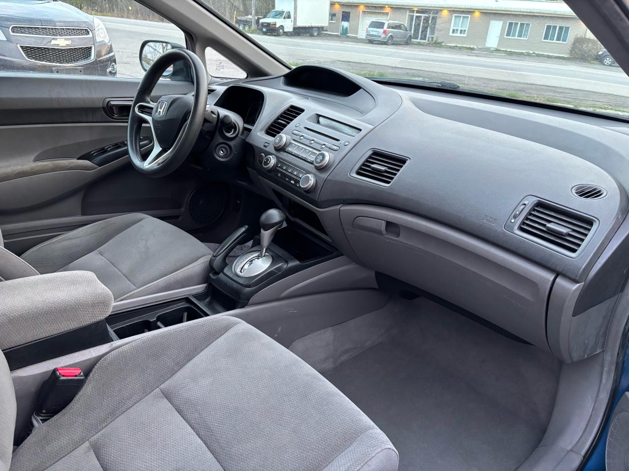2010 Honda Civic DX-G - Photo #12