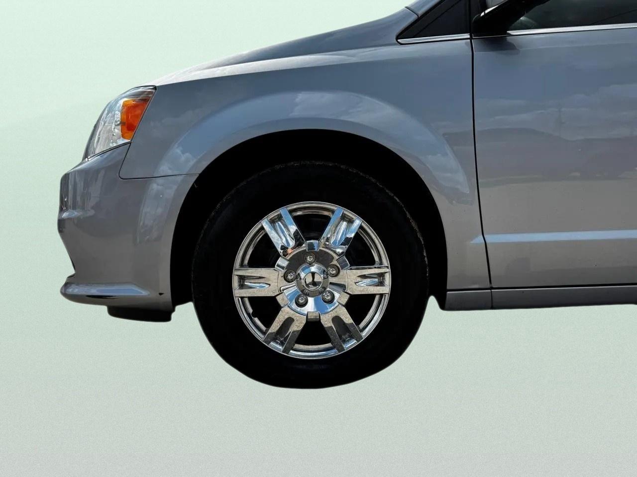 2019 Dodge Grand Caravan SXT Photo3