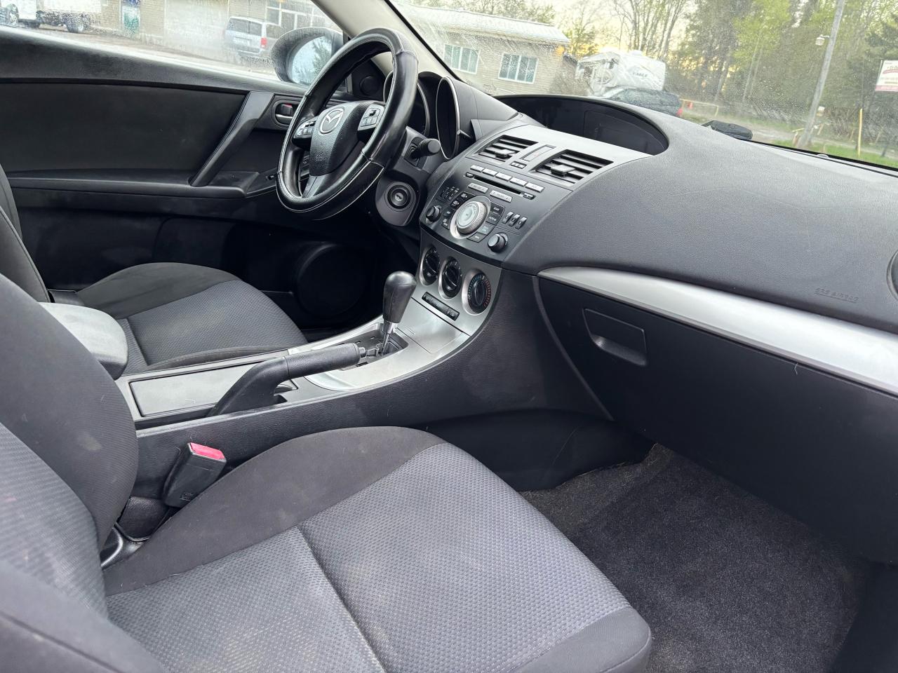 2011 Mazda MAZDA3 GS - Photo #11
