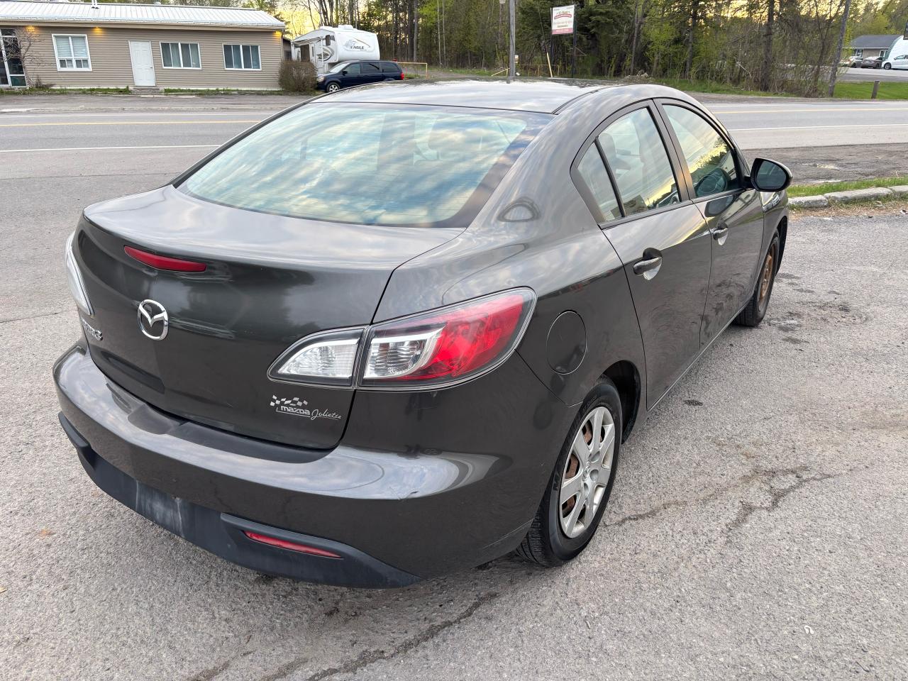 2011 Mazda MAZDA3 GS - Photo #4