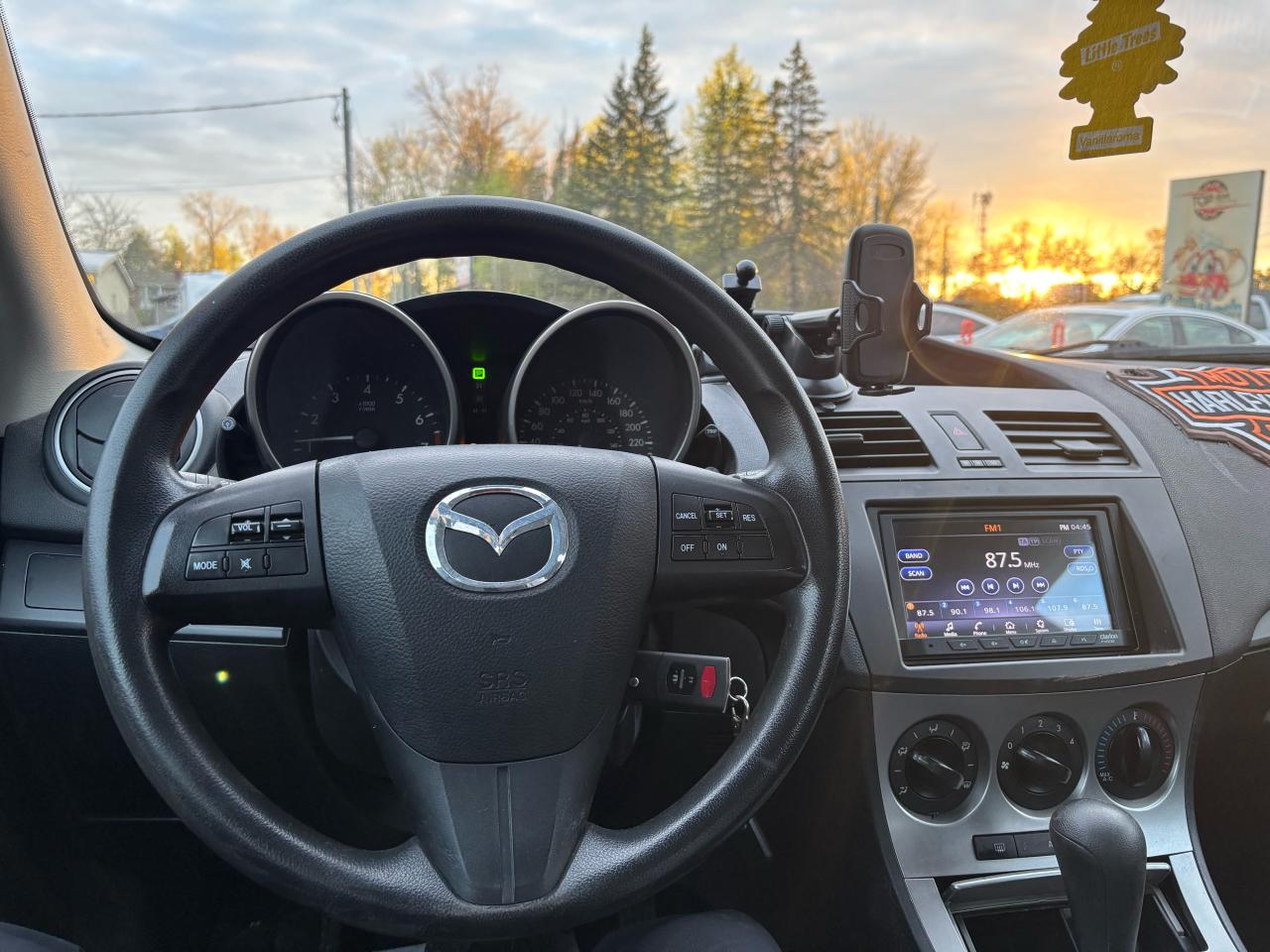 2011 Mazda MAZDA3 GX - Photo #13