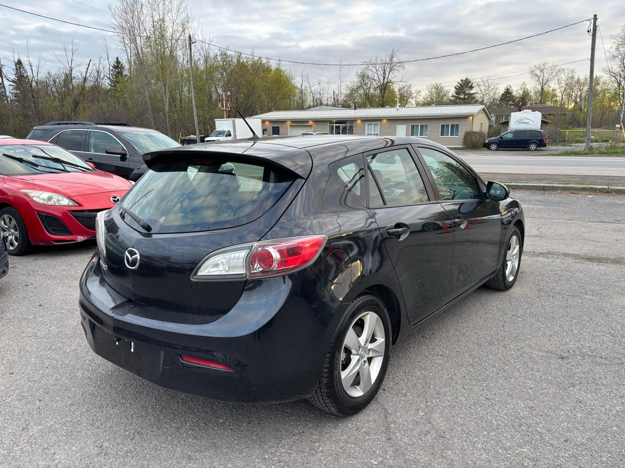 2011 Mazda MAZDA3 GX Photo3