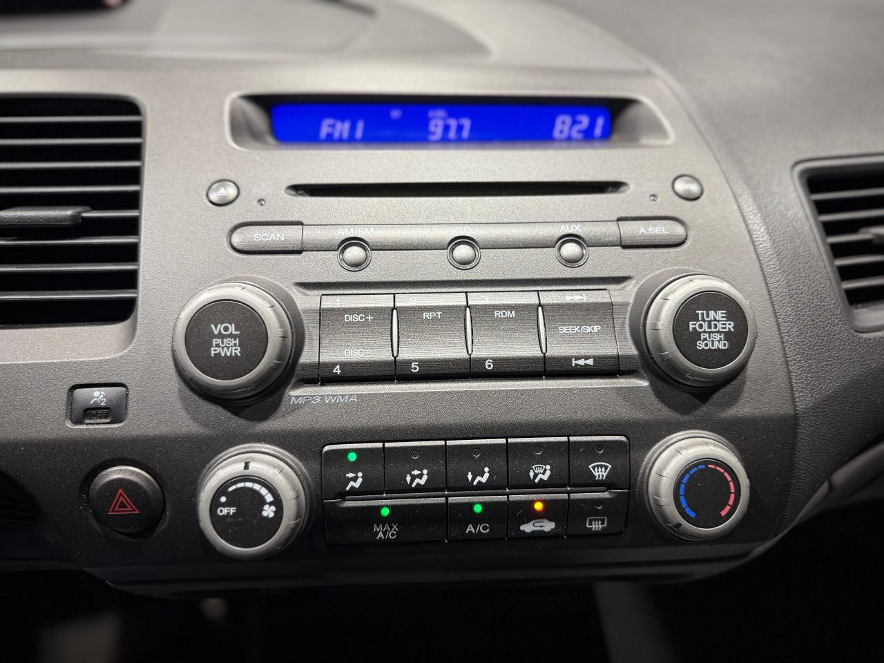 2011 Honda Civic DX-G - Photo #11