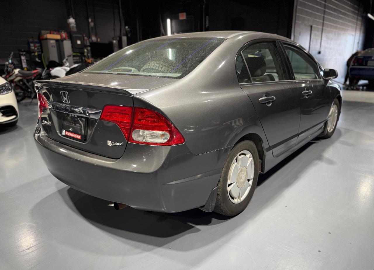 2011 Honda Civic DX-G - Photo #5