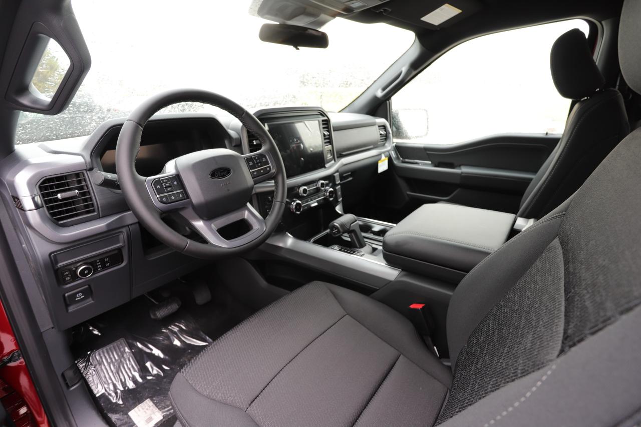 2025 Ford F-150 XLT 4WD SuperCrew 5.5' Box Photo1