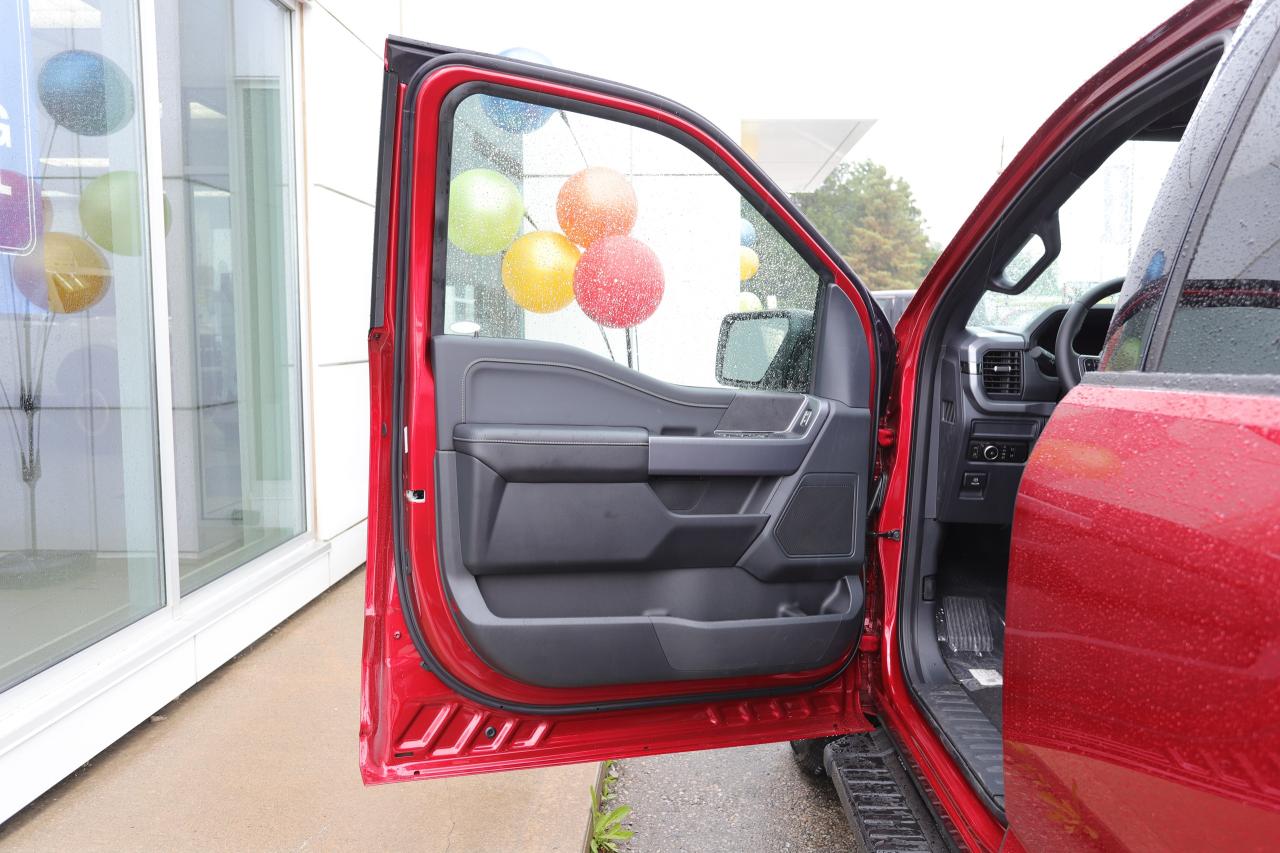 2025 Ford F-150 XLT 4WD SuperCrew 5.5' Box Photo5