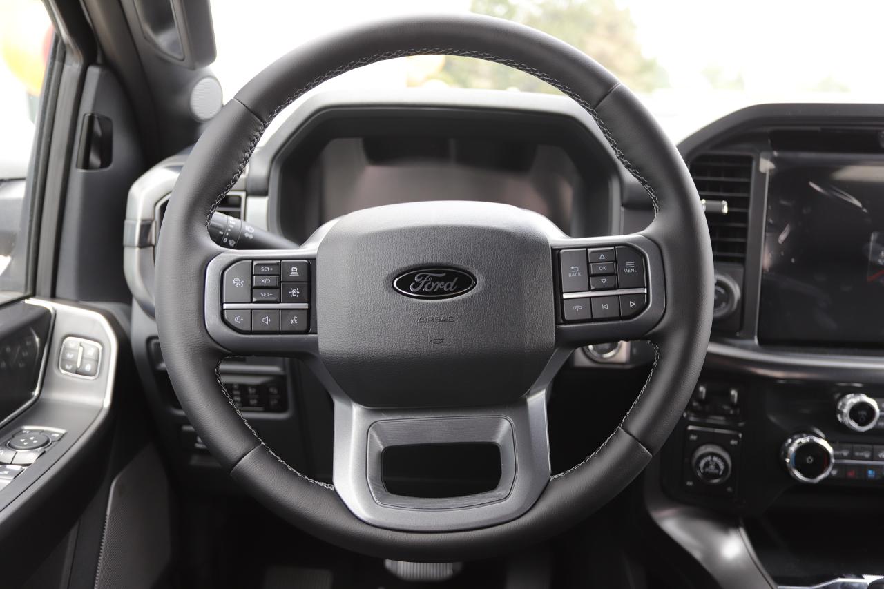 2025 Ford F-150 Lariat 4WD SuperCrew 5.5' Box Photo5