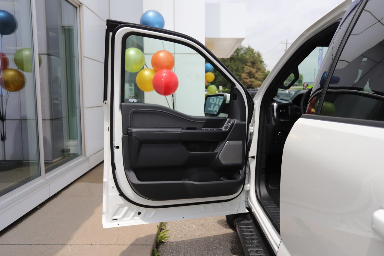 2025 Ford F-150 Lariat 4WD SuperCrew 5.5' Box Photo5