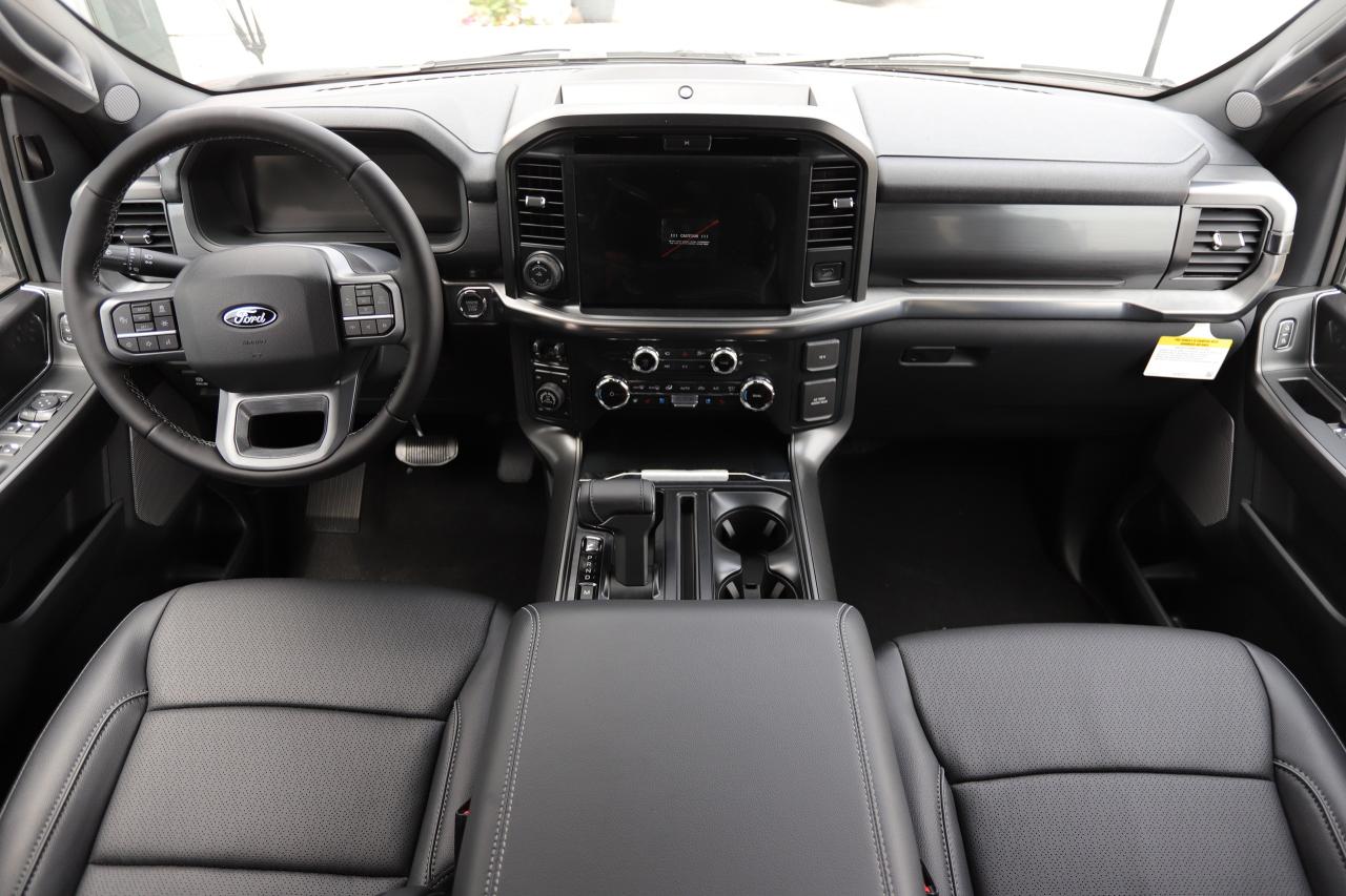 2025 Ford F-150 Lariat 4WD SuperCrew 5.5' Box Photo5