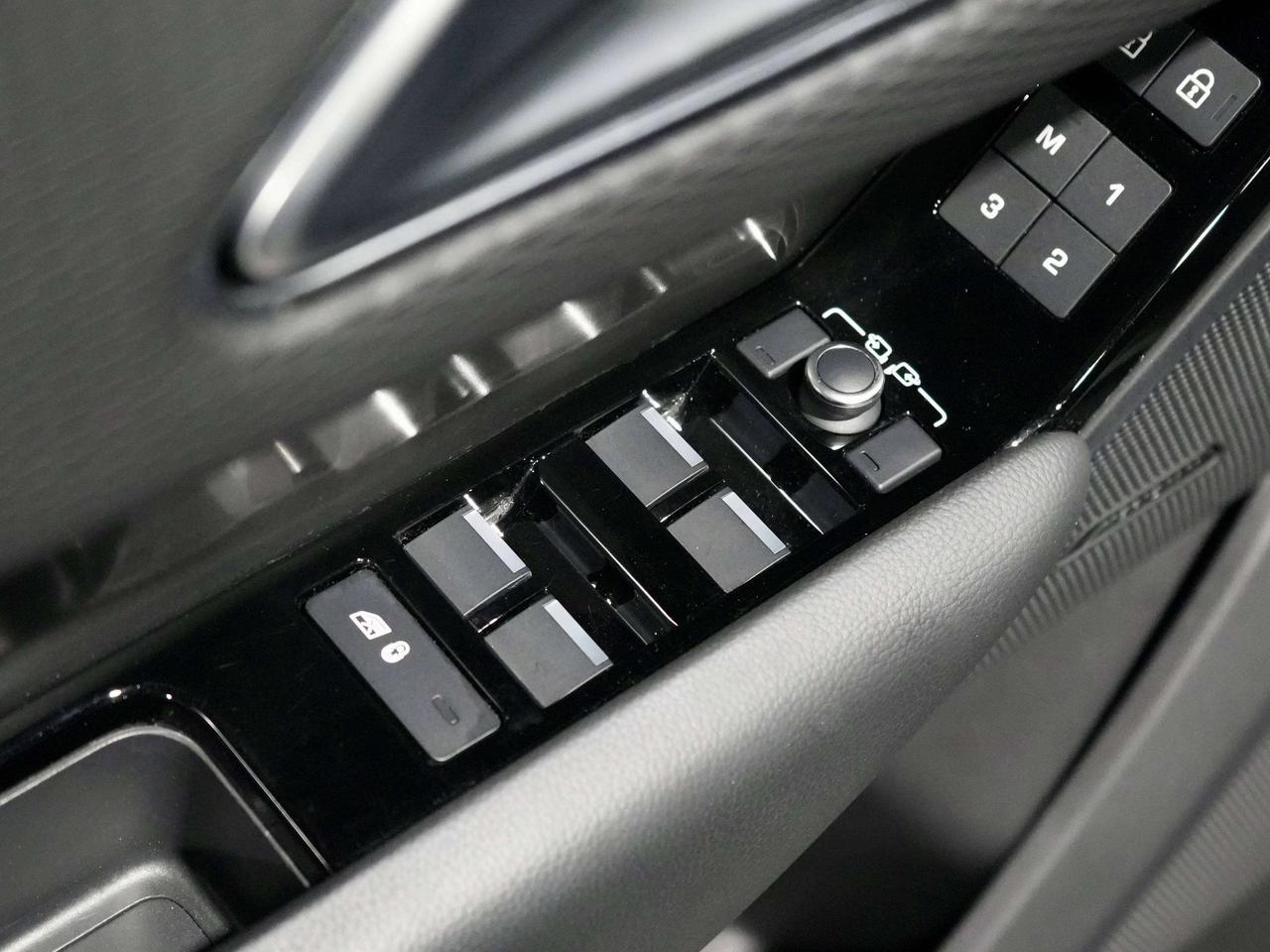 2021 Land Rover Range Rover Velar P340 S| PANO|MERIDIAN|360CAM| DRIVE ASSIST|CARPLAY Photo