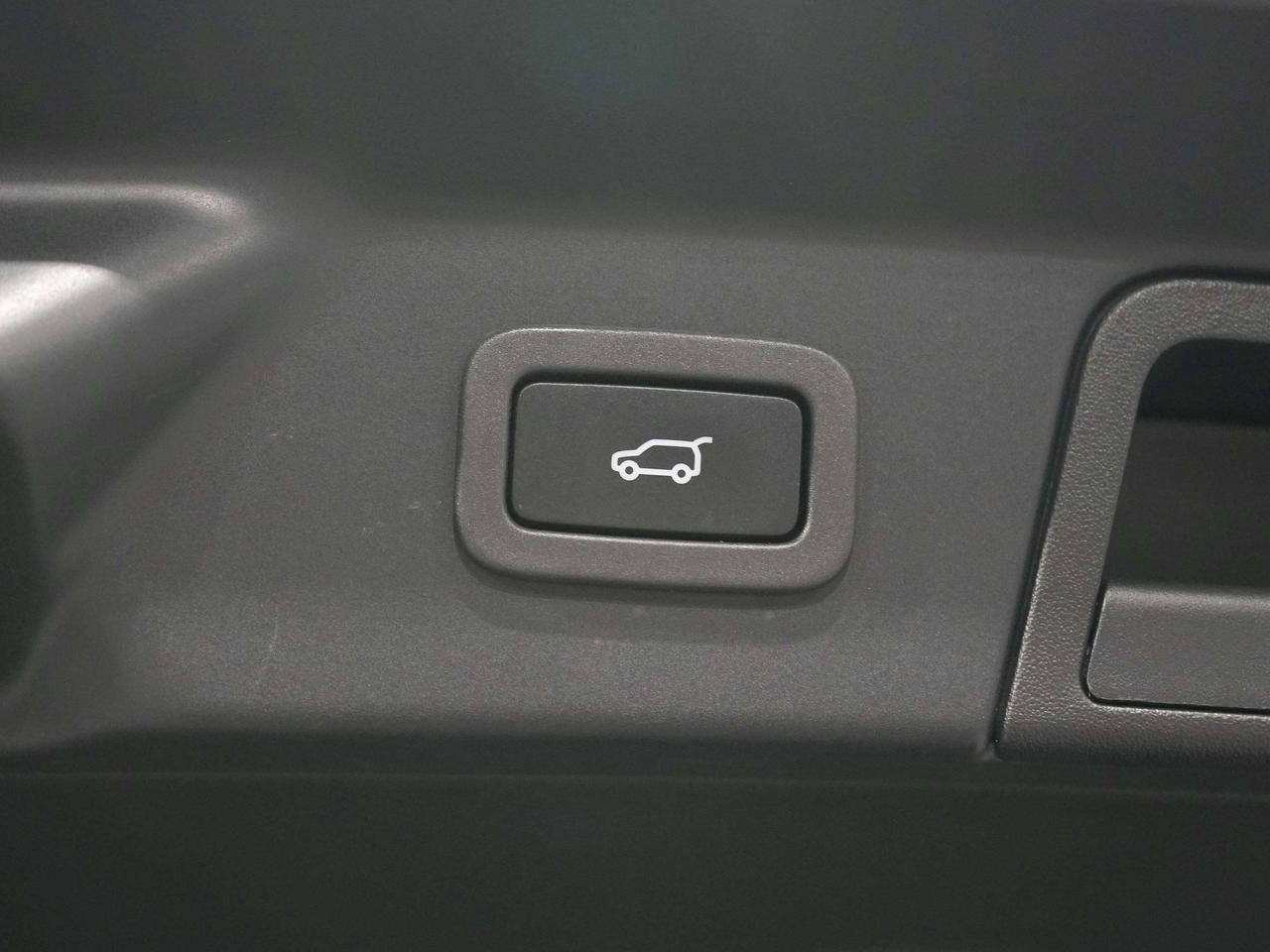 2021 Land Rover Range Rover Velar P340 S| PANO|MERIDIAN|360CAM| DRIVE ASSIST|CARPLAY Photo