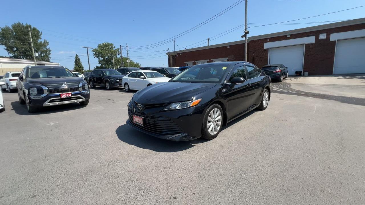 2020 Toyota Camry AWD | HEATED SEATS | CARPLAY | REAR CAM Photo3